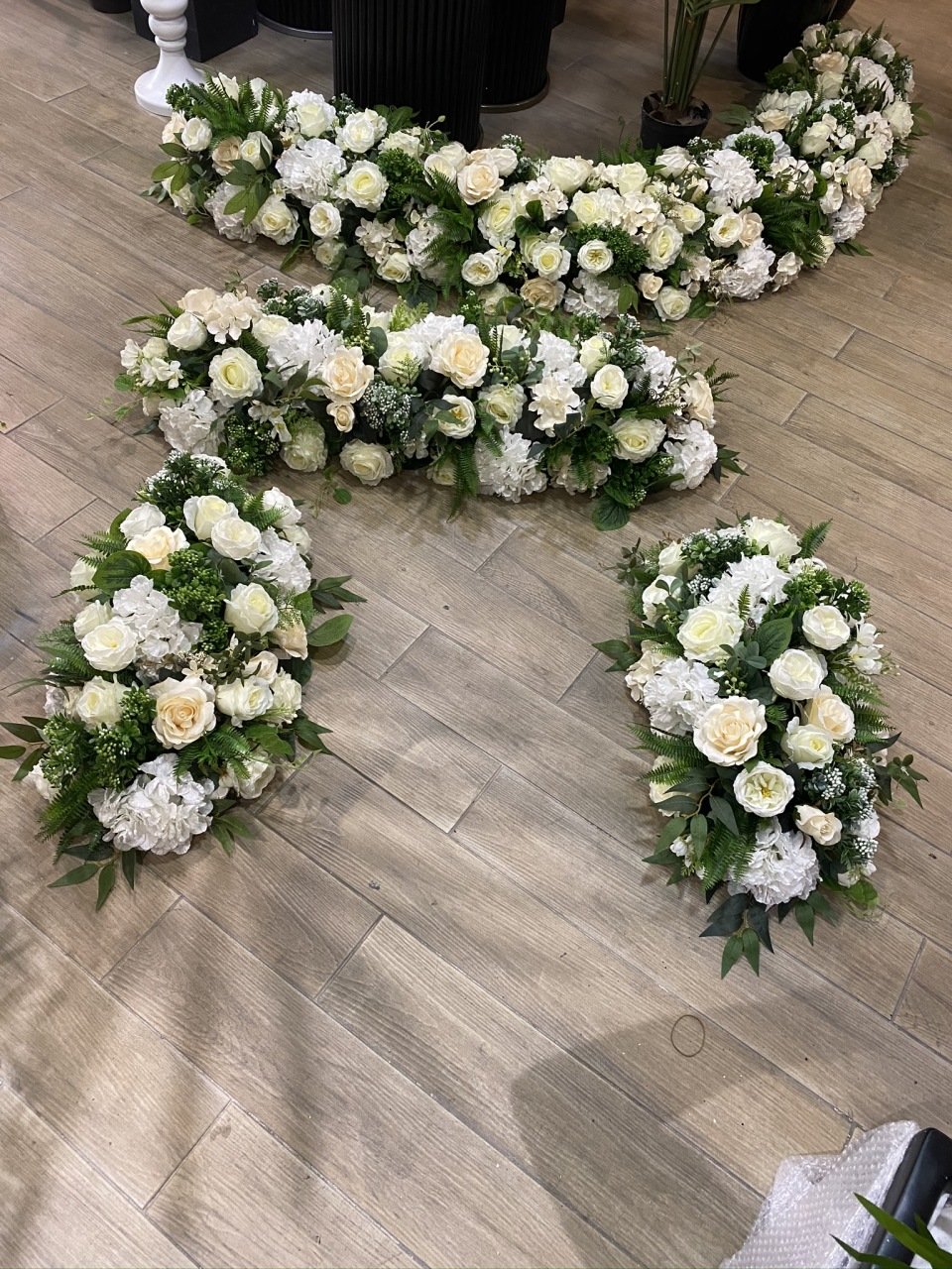BEYAZ ÇİÇEK ARANJMAN 3 LÜ